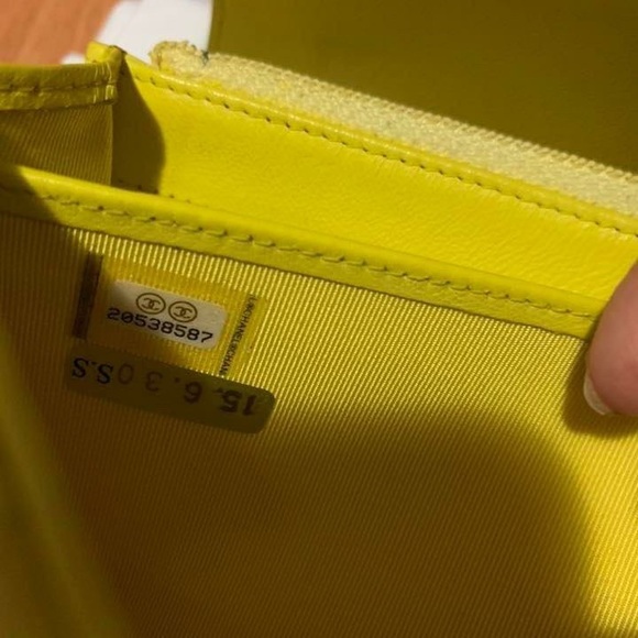 Authentic Chanel lambskin wallet - Picture 5 of 8